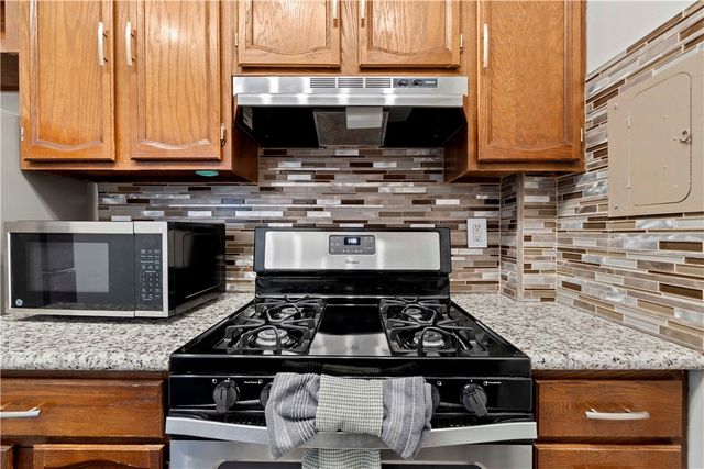 144 N Dithridge Street 206, Oakland, PA 15213