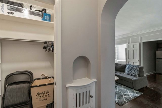 144 N Dithridge Street 206, Oakland, PA 15213