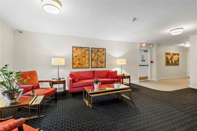 144 N Dithridge Street 206, Oakland, PA 15213