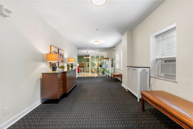 144 N Dithridge Street 206, Oakland, PA 15213