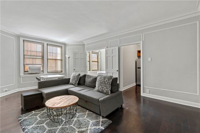 144 N Dithridge Street 206, Oakland, PA 15213