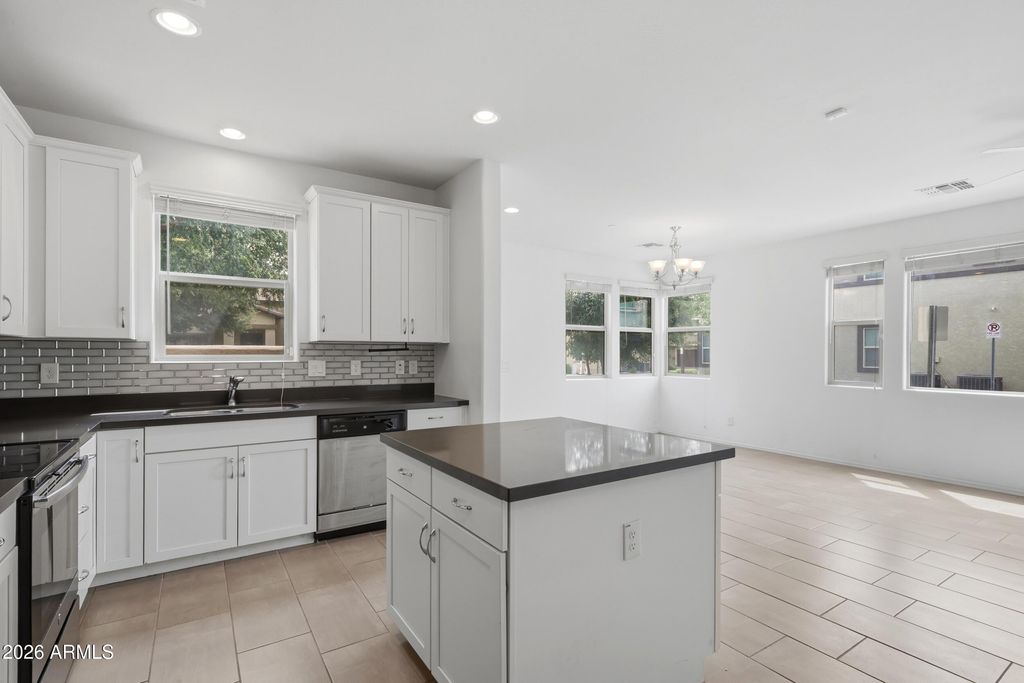 Image 7 of property listing at 14870 W Encanto Boulevard 1055, Goodyear, AZ 85395