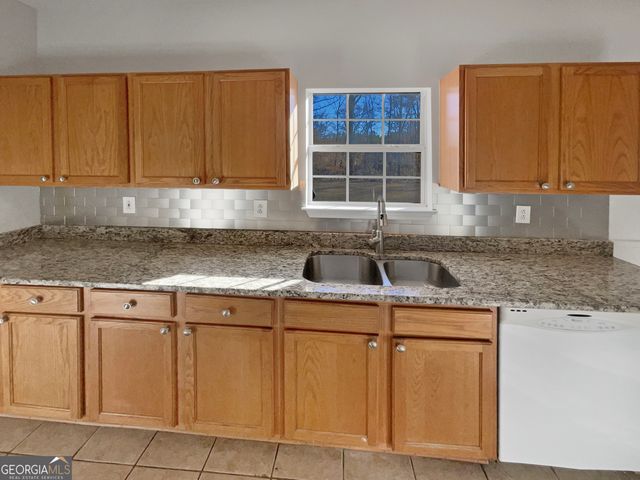 32 Island Shoals Road, Jackson, GA 30233