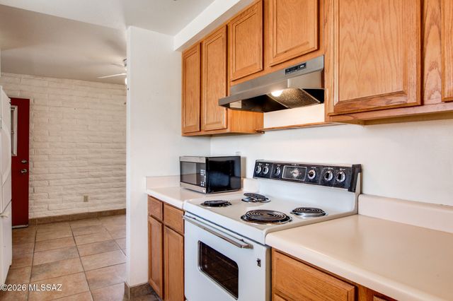 160 W Vista Grande Drive, Tucson, AZ 85704