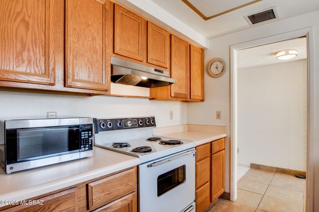 160 W Vista Grande Drive, Tucson, AZ 85704