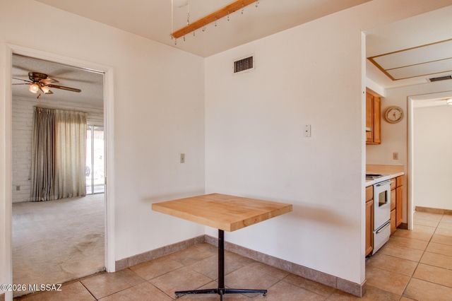 160 W Vista Grande Drive, Tucson, AZ 85704
