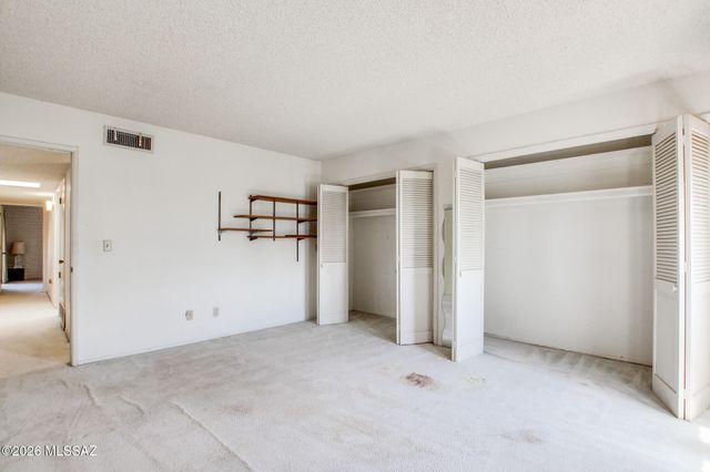 160 W Vista Grande Drive, Tucson, AZ 85704