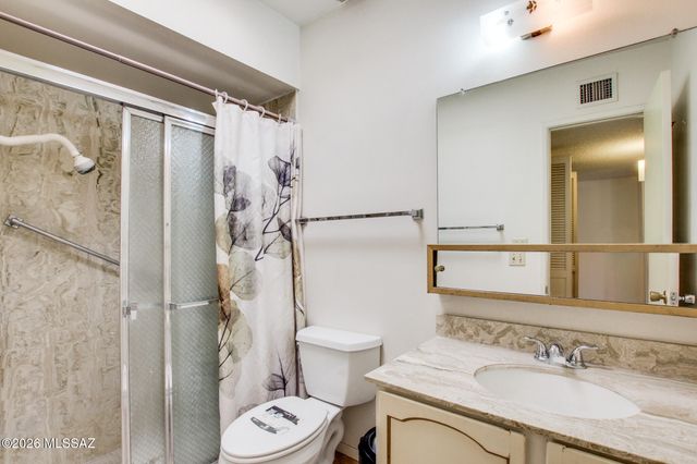 160 W Vista Grande Drive, Tucson, AZ 85704