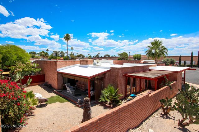 160 W Vista Grande Drive, Tucson, AZ 85704