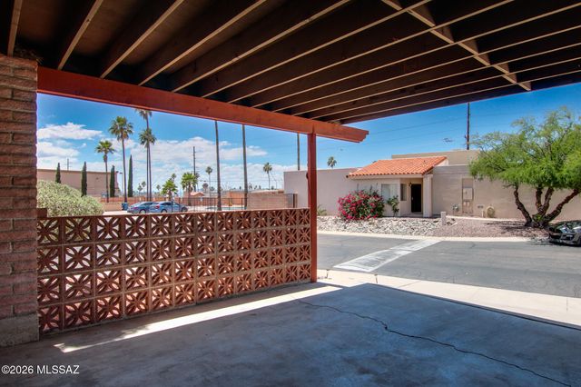160 W Vista Grande Drive, Tucson, AZ 85704