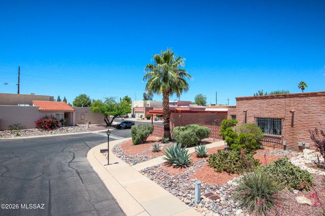 160 W Vista Grande Drive, Tucson, AZ 85704