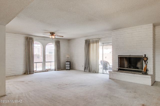 160 W Vista Grande Drive, Tucson, AZ 85704
