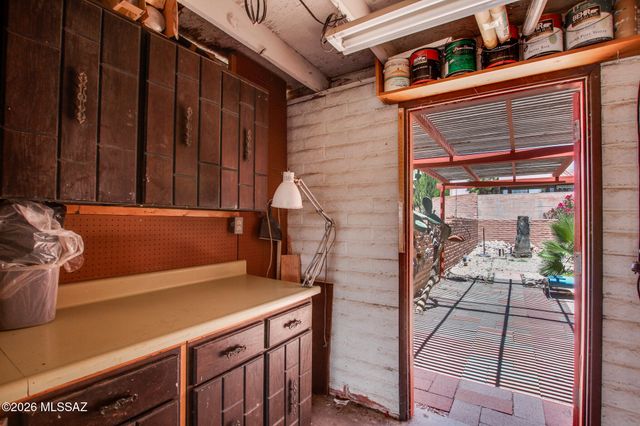 160 W Vista Grande Drive, Tucson, AZ 85704