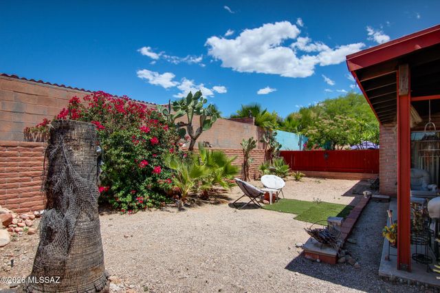 160 W Vista Grande Drive, Tucson, AZ 85704