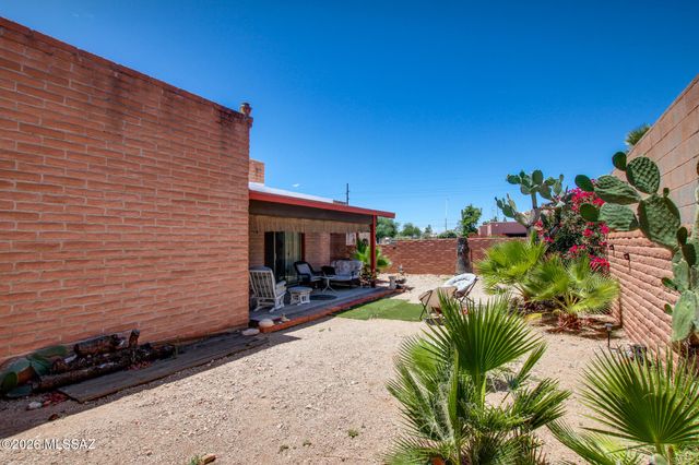 160 W Vista Grande Drive, Tucson, AZ 85704