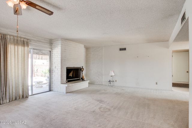 160 W Vista Grande Drive, Tucson, AZ 85704