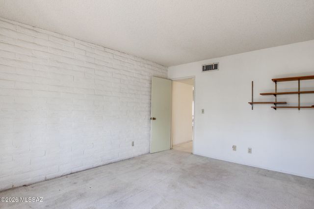 160 W Vista Grande Drive, Tucson, AZ 85704