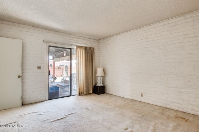 160 W Vista Grande Drive, Tucson, AZ 85704