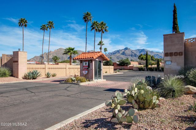 160 W Vista Grande Drive, Tucson, AZ 85704