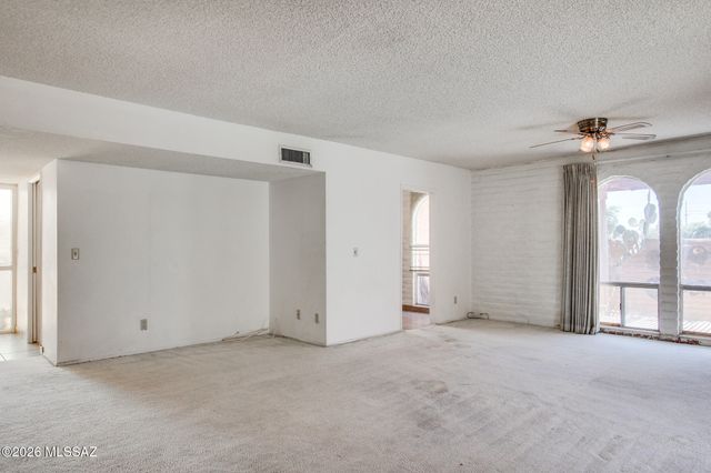 160 W Vista Grande Drive, Tucson, AZ 85704