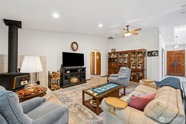 4627 SE Indian Summer Drive, Olympia, WA 98513