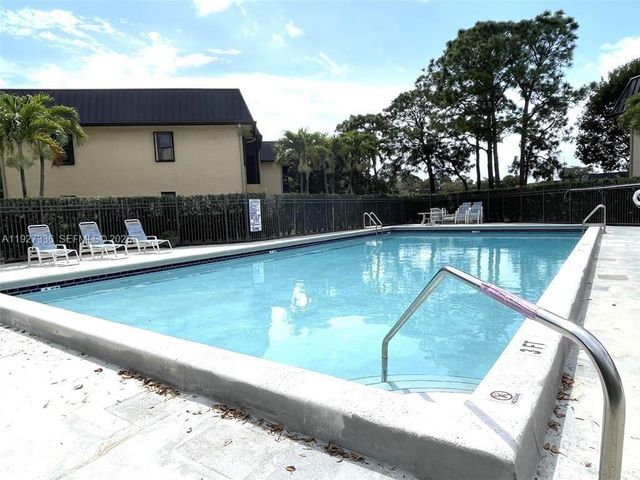 9173 NW 1st Court 202, Pembroke Pines, FL 33024