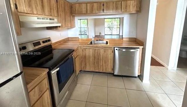 9173 NW 1st Court 202, Pembroke Pines, FL 33024