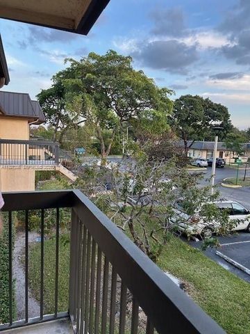 9173 NW 1st Court 202, Pembroke Pines, FL 33024