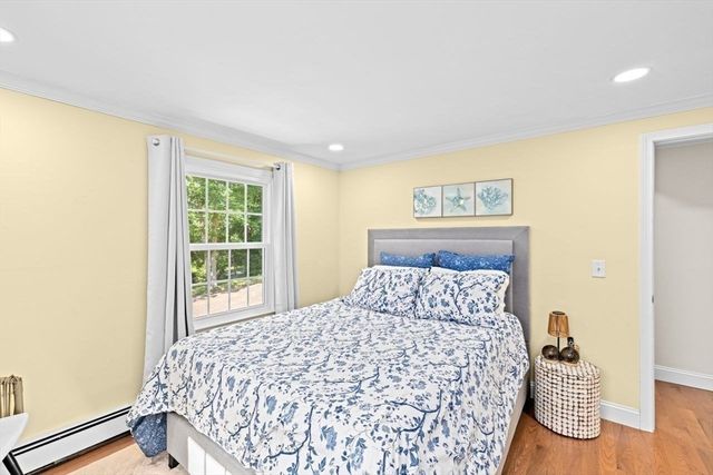 15 Surrey Ln, Sandwich, MA 02563