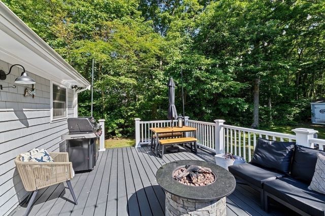 15 Surrey Ln, Sandwich, MA 02563