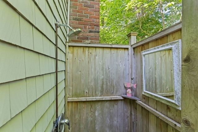 15 Surrey Ln, Sandwich, MA 02563