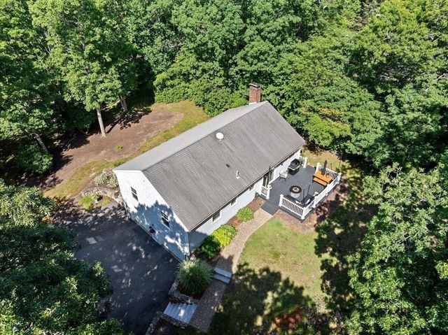 15 Surrey Ln, Sandwich, MA 02563