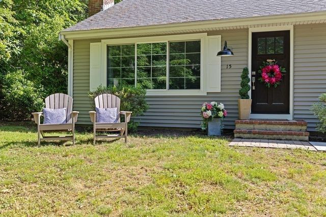 15 Surrey Ln, Sandwich, MA 02563