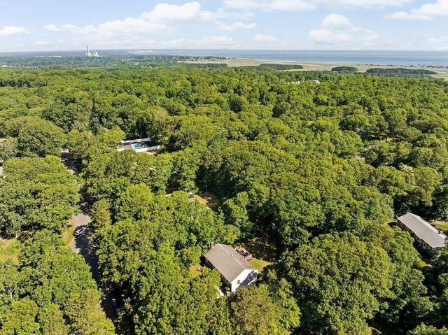 15 Surrey Ln, Sandwich, MA 02563