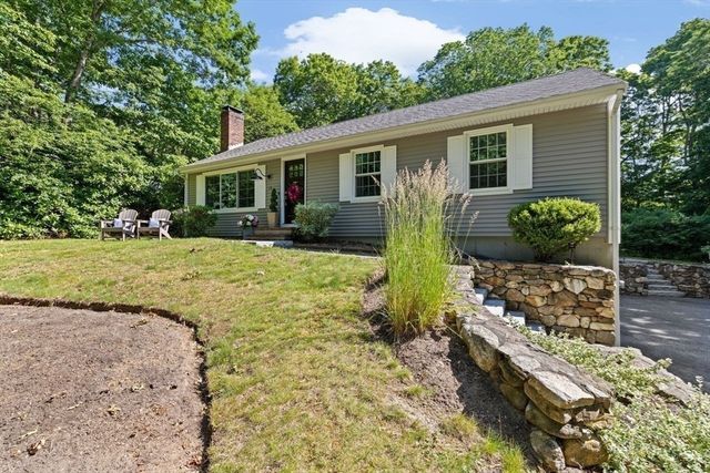 15 Surrey Ln, Sandwich, MA 02563