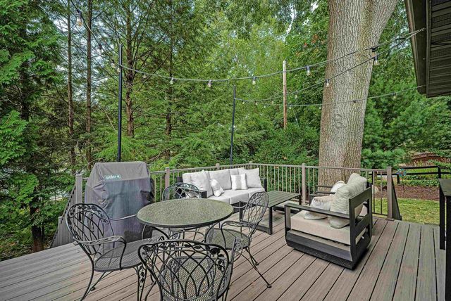 5405 GREENLEAF Drive, Madison, WI 53713