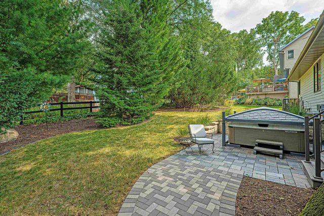 5405 GREENLEAF Drive, Madison, WI 53713