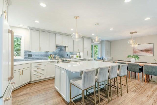 5405 GREENLEAF Drive, Madison, WI 53713