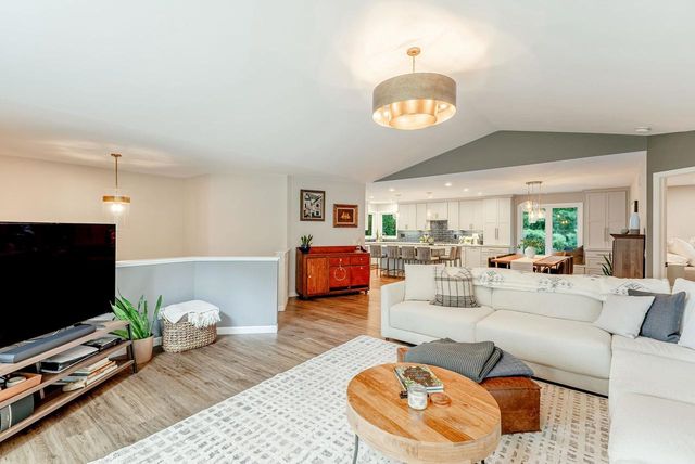 5405 GREENLEAF Drive, Madison, WI 53713