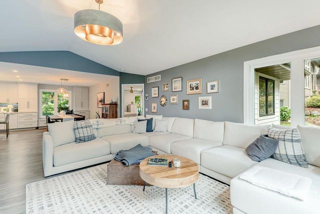 5405 GREENLEAF Drive, Madison, WI 53713