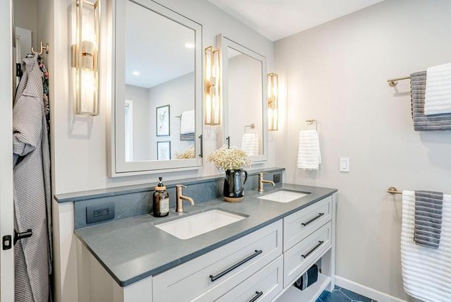 5405 GREENLEAF Drive, Madison, WI 53713