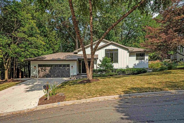 5405 GREENLEAF Drive, Madison, WI 53713