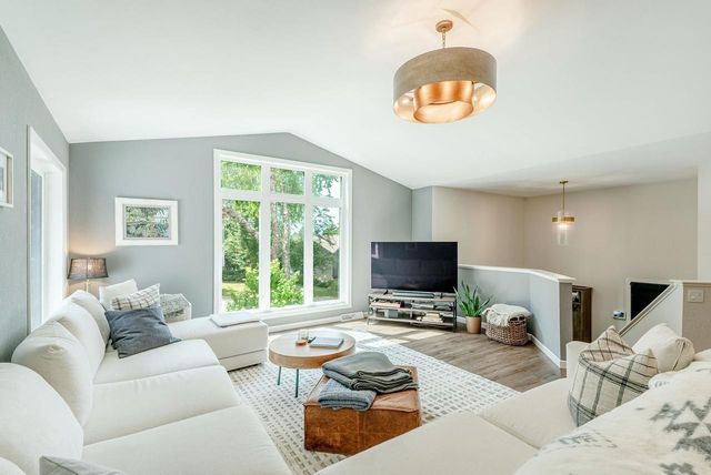 5405 GREENLEAF Drive, Madison, WI 53713