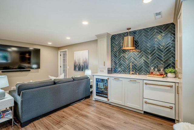 5405 GREENLEAF Drive, Madison, WI 53713
