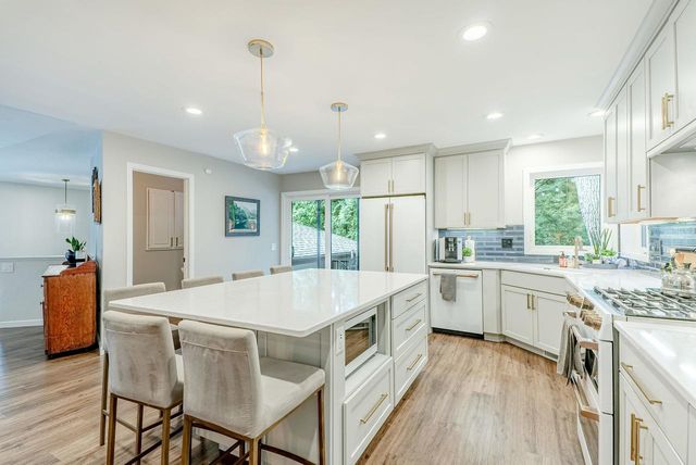 5405 GREENLEAF Drive, Madison, WI 53713