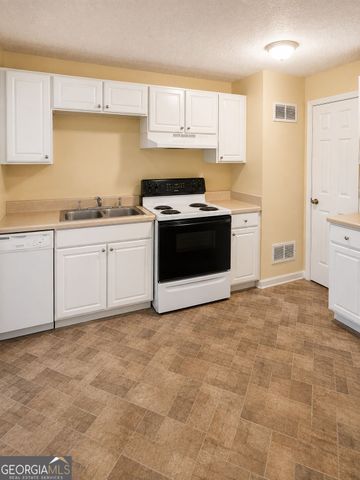 93 Forest Road, Stockbridge, GA 30281