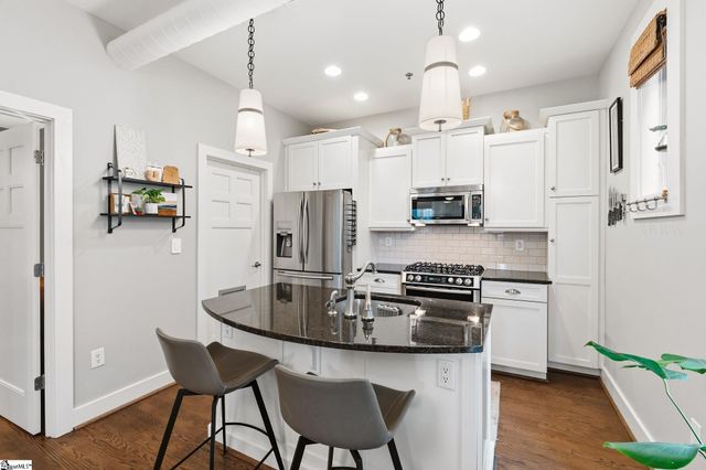 325 Hampton Avenue Unit 106, Greenville, SC 29601
