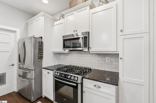 325 Hampton Avenue Unit 106, Greenville, SC 29601