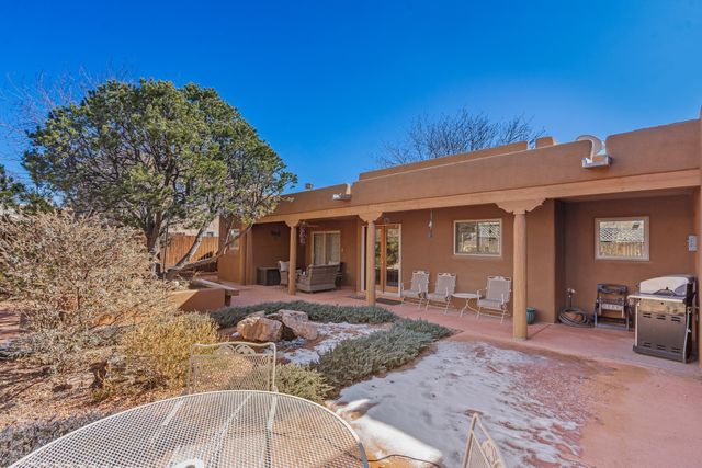 2925 Pueblo Alto, Santa Fe, NM 87507
