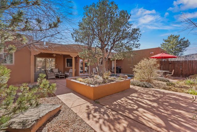 2925 Pueblo Alto, Santa Fe, NM 87507
